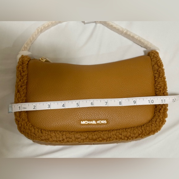 🌟MICHAEL MICHAEL KORS🌟 NWT Carmela Brown Medium Pouchette Crossbody Leather - Picture 5 of 10